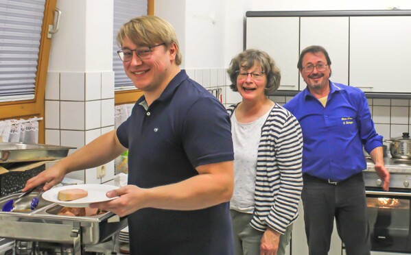 Thomas Harbecke und sein Team, Weinwelt Roringen sv roringen