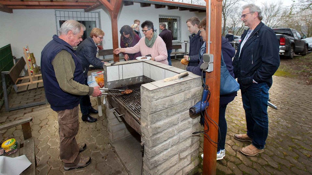 Neujahrsgrillen im Schützenhaus des SV Roringen. sv roringen,grillen,schützenhaus,vereinsheim,